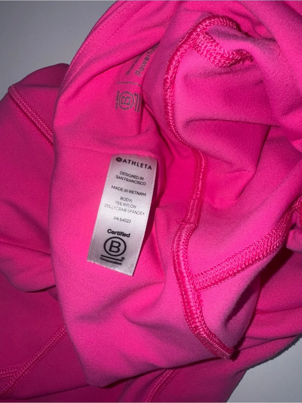 Athleta Hot Pink Capri Leggings Side Pocket Athletic Pants Size L